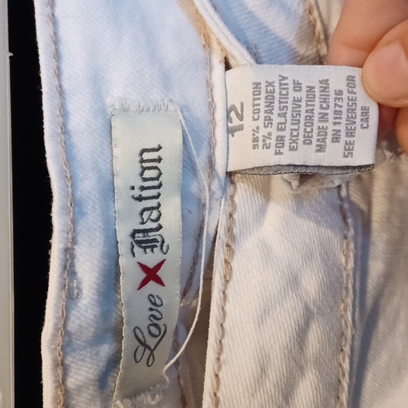 LOVE NATION White Denim boot cut,  distressed Rhinestone pockets Size 12 jeans - Picture 4 of 6